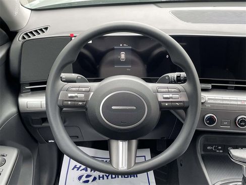 New 2026 Hyundai Kona SE image 12