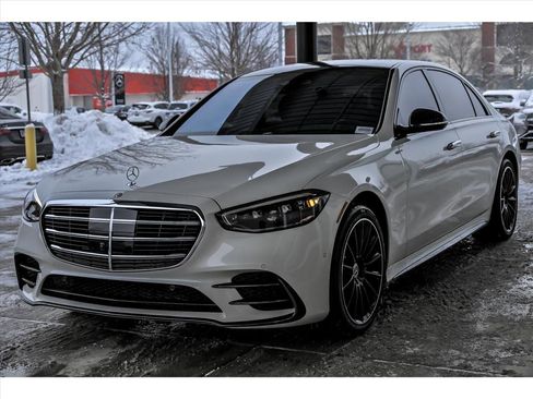 Certified 2023 Mercedes-Benz S 580 4MATIC Sedan image 3