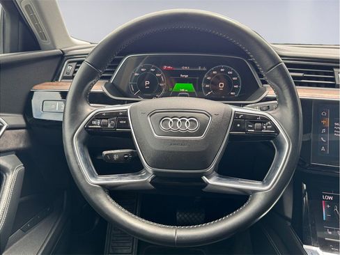 Used 2019 Audi e-tron Prestige w/ Prestige Package AWD/4WD image 13