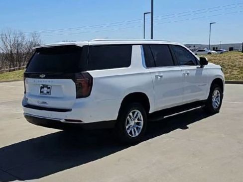 New 2026 Chevrolet Suburban LS w/ Max Trailering Package RWD image 8