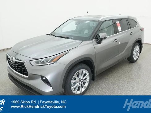 New 2026 Toyota Highlander Limited image 1