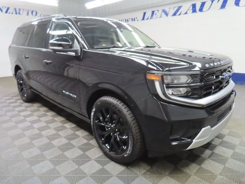 Used 2025 Ford Expedition Max Platinum AWD/4WD image 3