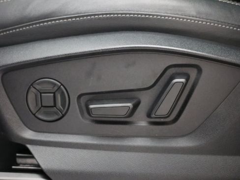 Used 2022 Audi Q8 Premium Plus AWD/4WD image 30