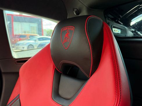 Used 2021 Lamborghini Huracan EVO RWD image 36