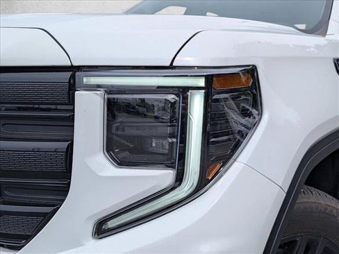 Used 2025 GMC Sierra 1500 Elevation AWD/4WD image 2