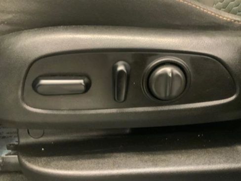 Used 2018 Chevrolet Equinox LT FWD image 11