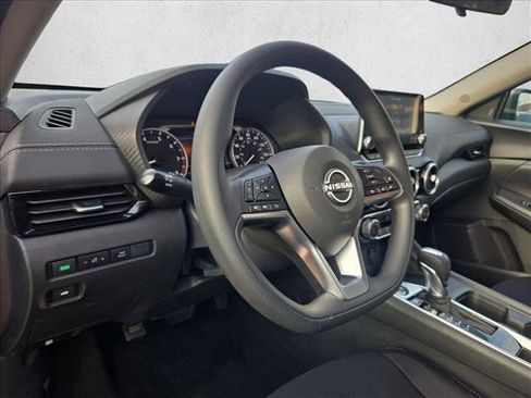 Used 2024 Nissan Sentra SV FWD image 10