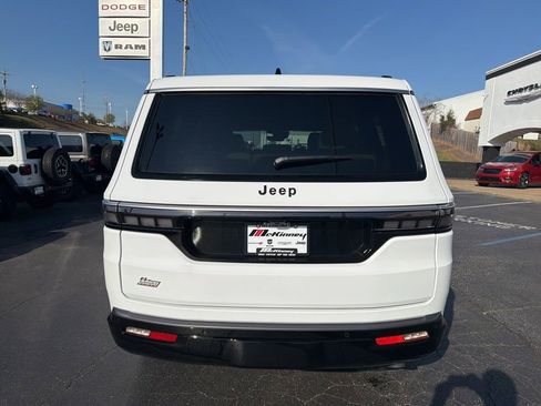 New 2026 Jeep Grand Wagoneer 2WD image 9