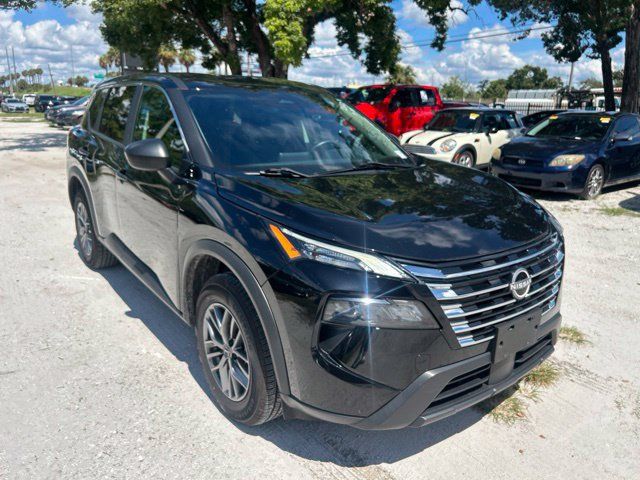 Used 2024 Nissan Rogue S AWD/4WD image 1