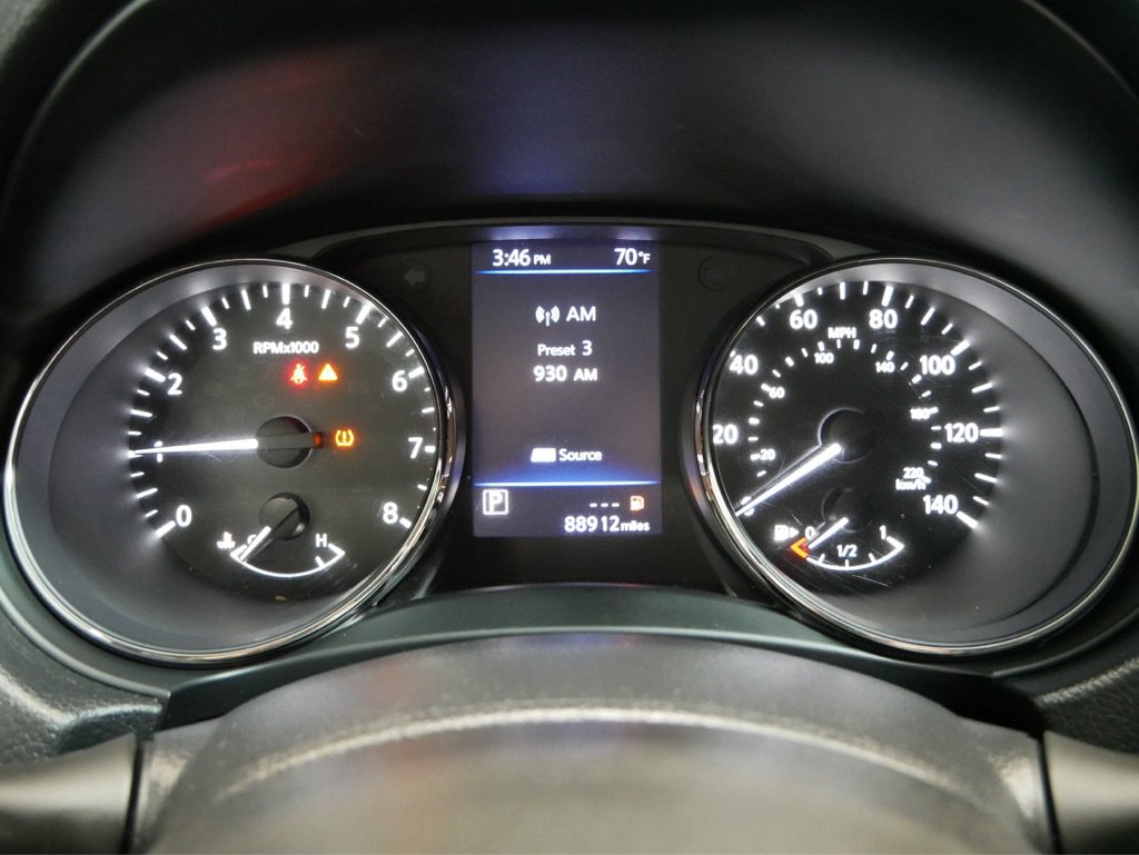 Used 2018 Nissan Rogue SV AWD/4WD image 14