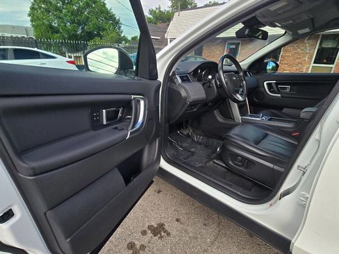 Used 2019 Land Rover Discovery Sport HSE image 13