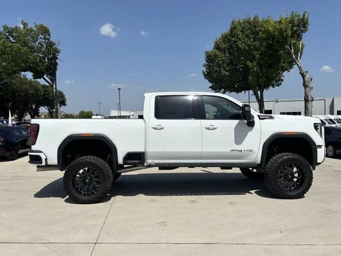 Used 2026 GMC Sierra 2500 AT4 w/ AT4 Premium Plus Package AWD/4WD image 2