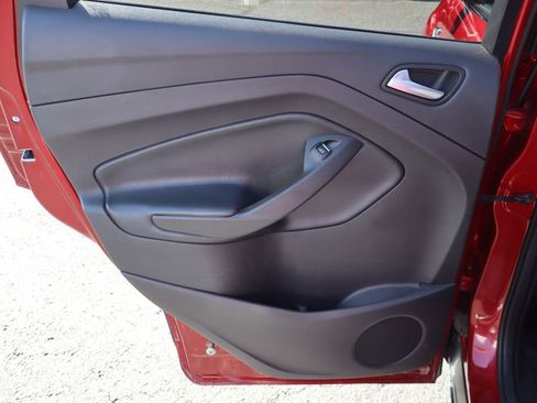 Used 2019 Ford Escape SE FWD image 27