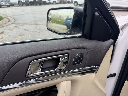 Used 2014 Lincoln MKS AWD w/ Equipment Group 101A image 12