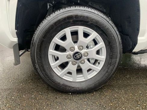 Used 2025 Toyota Tacoma SR5 image 9