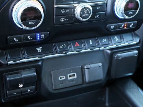 Used 2022 GMC Sierra 2500 AT4 image 6