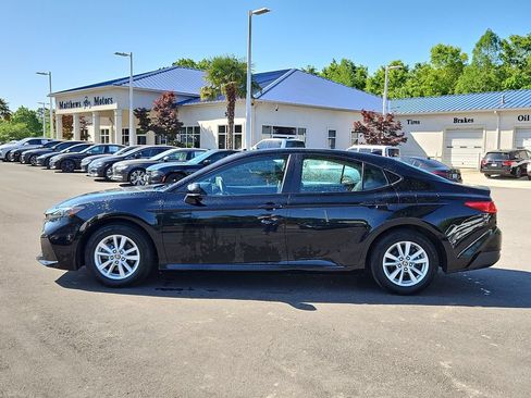Used 2025 Toyota Camry LE FWD image 4