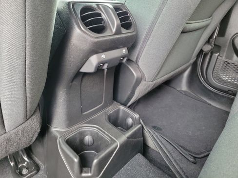 Used 2024 Jeep Gladiator Sport image 12