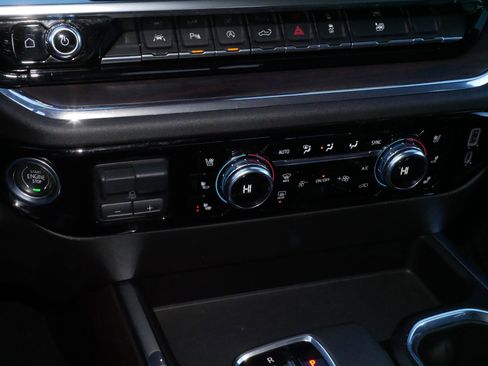 Used 2023 GMC Sierra 1500 SLT w/ SLT Premium Plus Package image 23