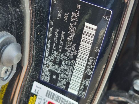 Used 2025 Toyota Highlander LE FWD image 15
