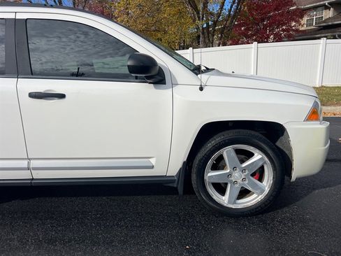 Used 2007 Jeep Compass Limited w/ Driver Convenience Group image 8