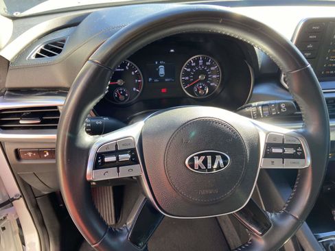 Used 2020 Kia Telluride LX image 16