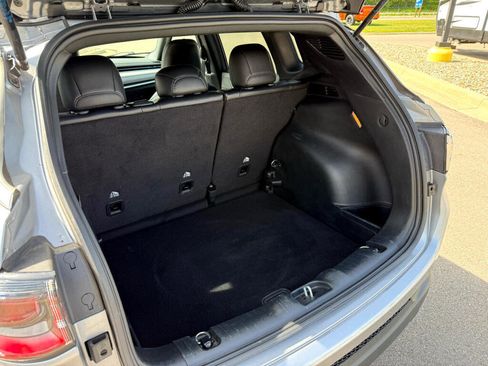 Used 2024 Jeep Compass Latitude image 15