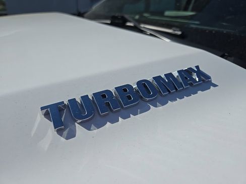 Used 2025 Chevrolet Silverado 1500 Custom AWD/4WD image 17