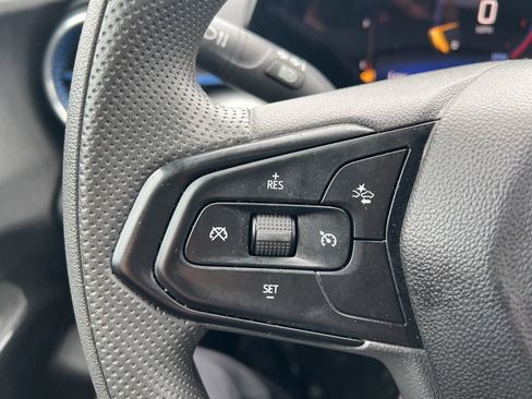 Used 2025 Chevrolet Trax LT image 16