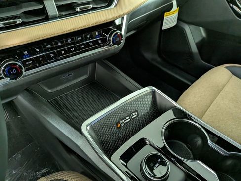 New 2026 Chevrolet Equinox ACTIV w/ Convenience Package III AWD/4WD image 23
