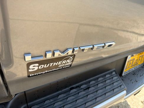 Used 2023 RAM 1500 Limited AWD/4WD image 9