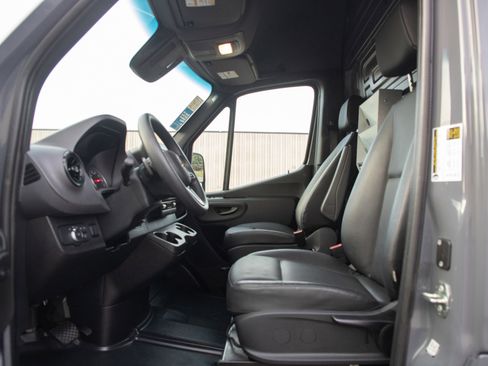 Used 2023 Mercedes-Benz Sprinter 2500 image 22