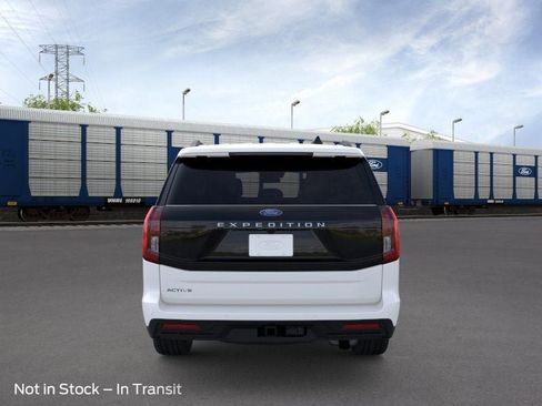 New 2026 Ford Expedition Active RWD image 9