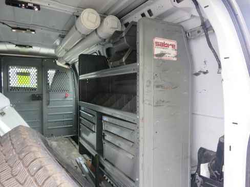 Used 2017 GMC Savana 3500 RWD image 27