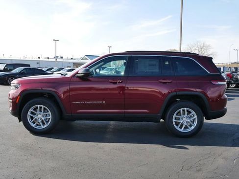 New 2026 Jeep Grand Cherokee Laredo AWD/4WD image 4