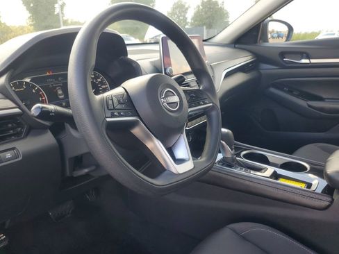 Used 2023 Nissan Altima 2.5 SV image 15