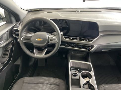 New 2026 Chevrolet Equinox LT FWD image 13