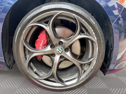 Used 2018 Alfa Romeo Giulia Ti Sport w/ Quick Order Package 22S Sport AWD/4WD image 31