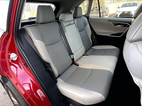 Used 2024 Toyota RAV4 Limited image 19