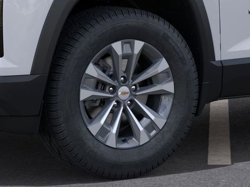 New 2026 Chevrolet Equinox LT w/ Convenience Package II FWD image 9