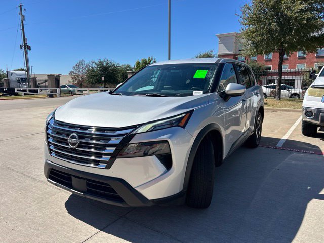 Used 2024 Nissan Rogue SV AWD/4WD image 7