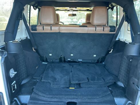 Used 2017 Jeep Wrangler Unlimited Rubicon w/ Dual Top Group image 31