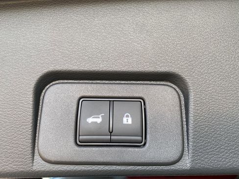 Used 2025 Nissan Rogue Platinum w/ Platinum Premium Package image 11