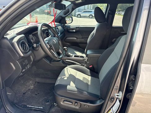 Used 2021 Toyota Tacoma TRD Sport RWD image 10