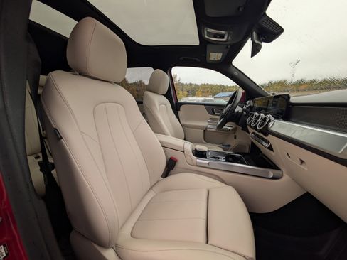 Used 2020 Mercedes-Benz GLB 250 4MATIC image 46