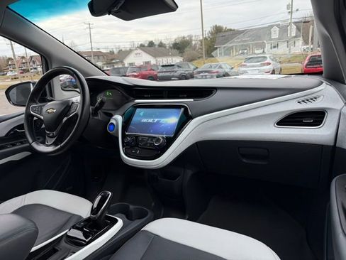 Used 2020 Chevrolet Bolt Premier w/ Infotainment Package image 21