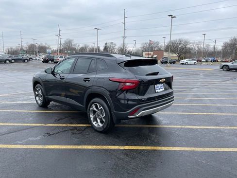 New 2026 Chevrolet Trax LT w/ Sunroof Package image 3