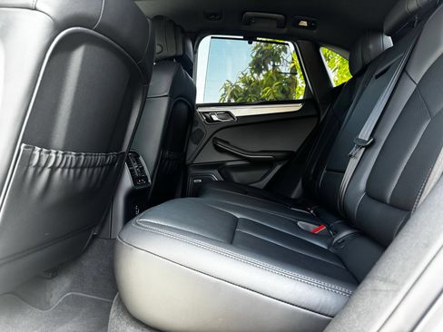 Used 2026 Porsche Macan AWD/4WD image 31
