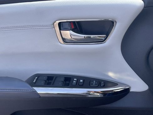 Used 2014 Toyota Avalon XLE image 21