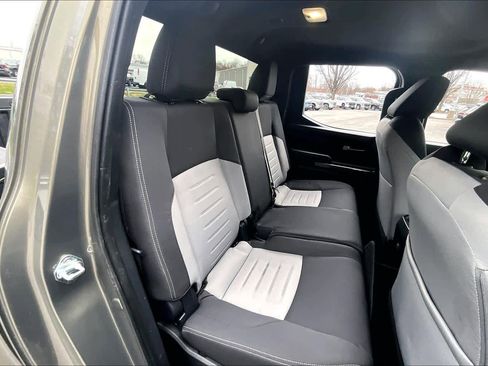 Used 2025 Toyota Tacoma TRD Off-Road image 20